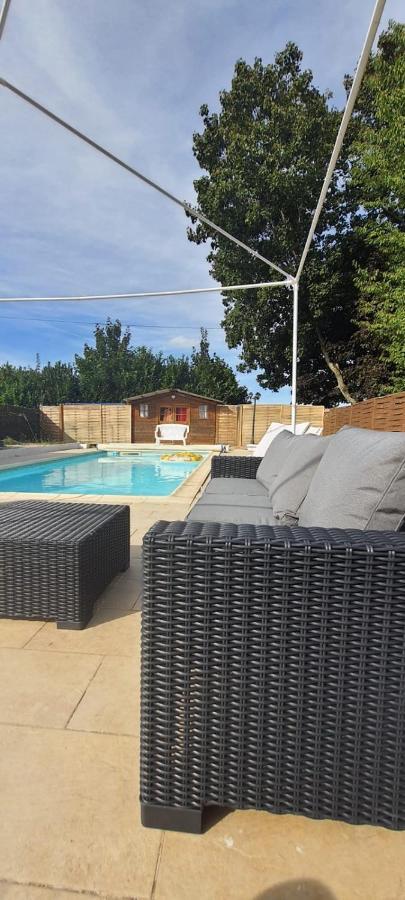 Studio Meuble Avec Piscine Partagee La Ferte-Gaucher Exterior photo